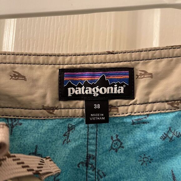 Patagonia Classic Wayfarers 21 in Boardshorts Swim Hieroglyphics Mens Size 38 - Picture 7 of 12